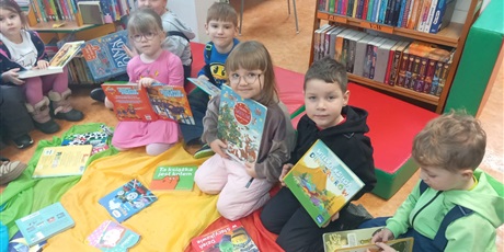 SÓWKI Z WIZYTĄ W BIBLIOTECE